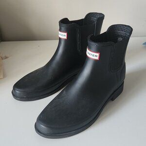 HUNTER | Chelsea original unisex rain boots black 10F  9M but runs larger